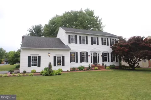 225 S Homestead Dr, Landisville, PA 17538