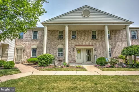 21 Ashlea Vlg, New Holland, PA 17557