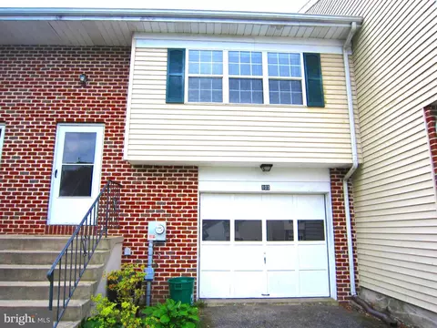 103 Pickwick Pl, Millersville, PA 17551