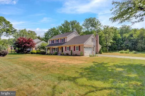 202 Suncrest Rd, Lancaster, PA 17601