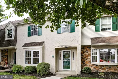115 Oak Knoll Cir, Millersville, PA 17551