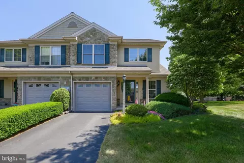 739 Skywalk Ln, Lancaster, PA 17601