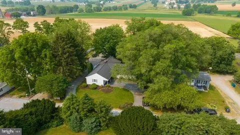 60 S Belmont Rd # d, Paradise, PA 17562