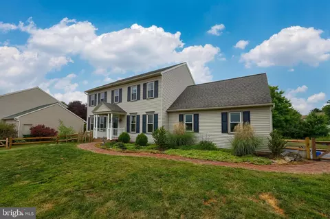 48 E Meadow Valley Rd, Lititz, PA 17543 photo 4