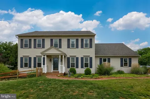 48 E Meadow Valley Rd, Lititz, PA 17543 photo 3