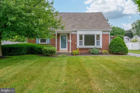 2365 State St, East Petersburg, PA 17520