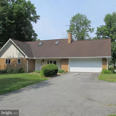 896 Simmontown Rd, Gap, PA 17527