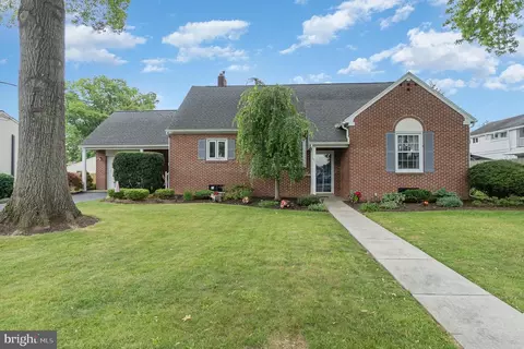 521 5th Ave, Denver, PA 17517