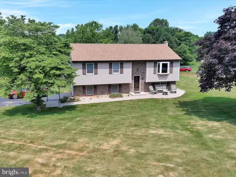 24 Fairway Dr, Quarryville, PA 17566