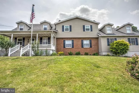 131 E Church St, Stevens, PA 17578