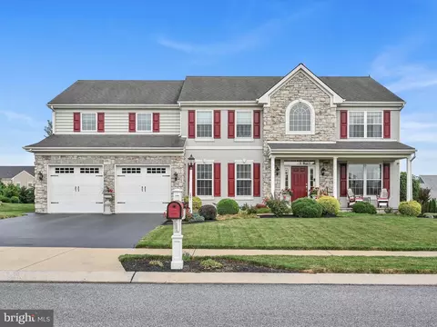 601 Greenhedge Dr, Lancaster, PA 17603