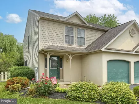 38 Eagle Dr, Ephrata, PA 17522