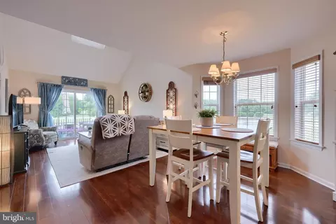 616 Courthouse Cir, Lititz, PA 17543 photo 2
