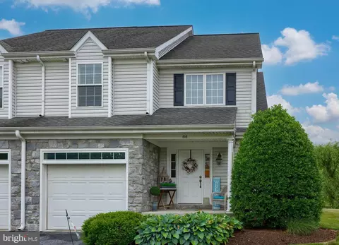 616 Courthouse Cir, Lititz, PA 17543