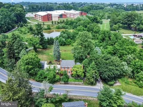 361 Valley Rd, Lancaster, PA 17601