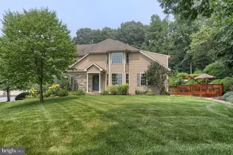 279 Sparrow Ln, Ephrata, PA 17522