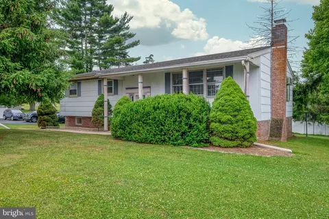 407 Linden St, East Earl, PA 17519