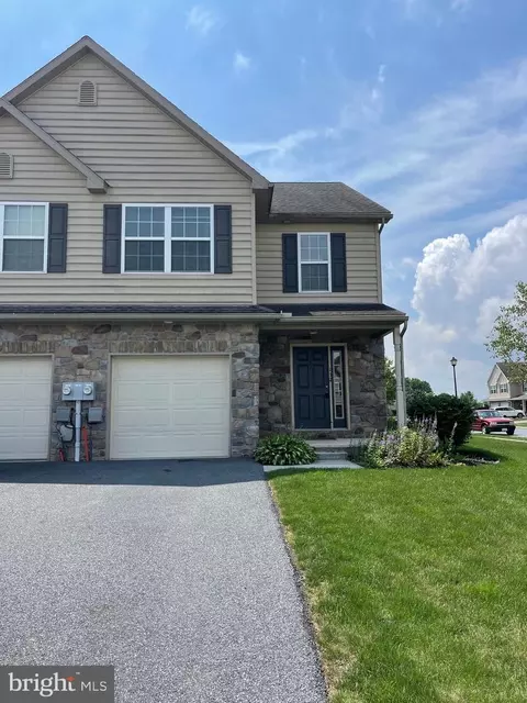 137 Mount Olive Ln, Ephrata, PA 17522