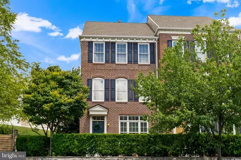 192 N Melhorn Dr, Mount Joy, PA 17552