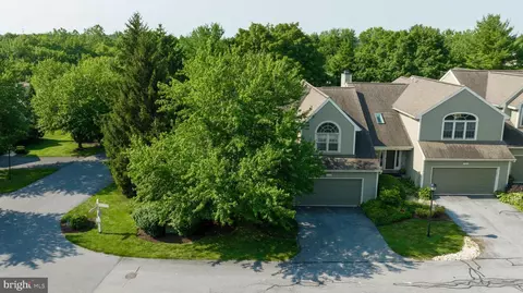 154 Deer Ford Dr, Lancaster, PA 17601
