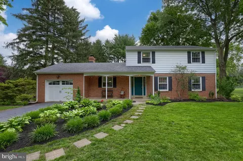 1909 Robindale Ave, Lancaster, PA 17601