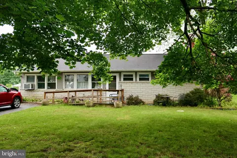 1921 Wabank Rd, Lancaster, PA 17603