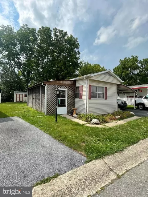 28 Ridgewood Mnr, Manheim, PA 17545