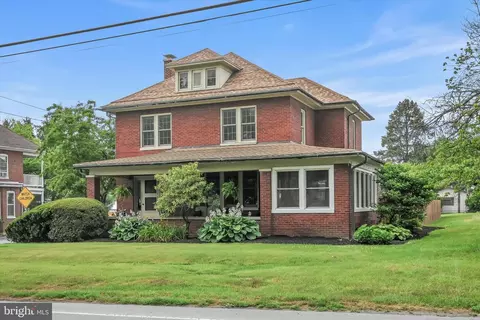 132 E Harrisburg Ave, Elizabethtown, PA 17022