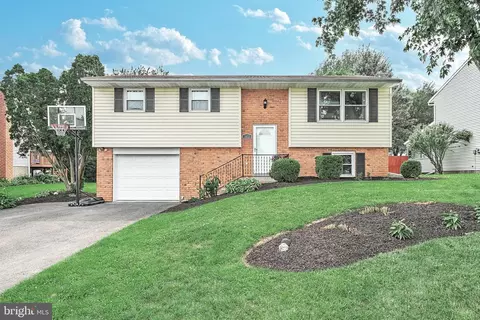 3072 Todd Ln, Lancaster, PA 17601