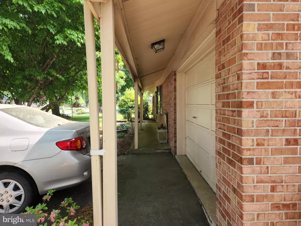  5029 Martin Dr, East Petersburg, PA 17520 photo 8