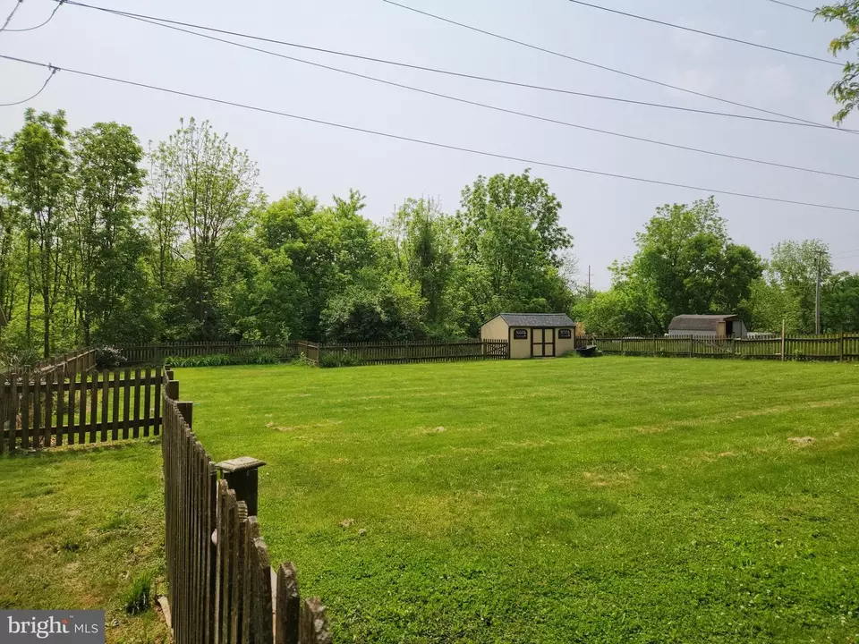  5029 Martin Dr, East Petersburg, PA 17520 photo 6