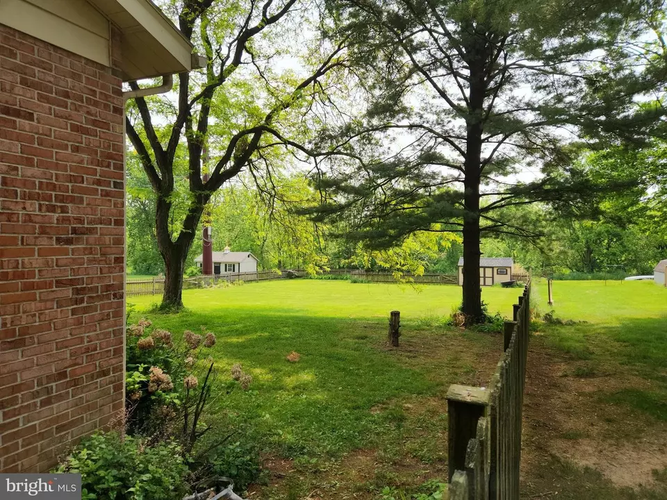  5029 Martin Dr, East Petersburg, PA 17520 photo 9