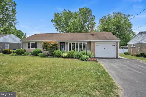 18 Violet Ave, Willow Street, PA 17584