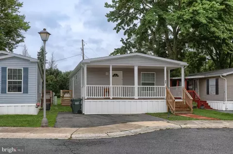 11 Crystal Ave, Ephrata, PA 17522