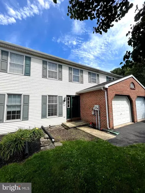 441 Crosswinds Dr, Lititz, PA 17543