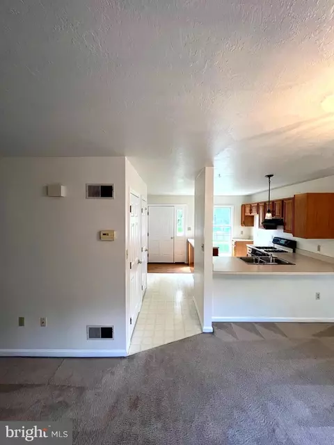 441 Crosswinds Dr, Lititz, PA 17543 photo 3