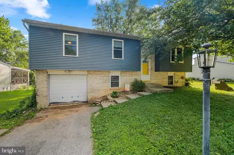 454 Amesbury Rd, Lancaster, PA 17601