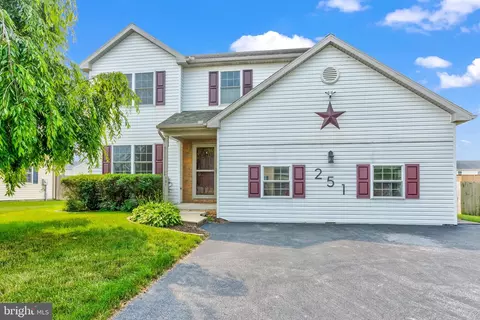 251 Cypress St, Bainbridge, PA 17502