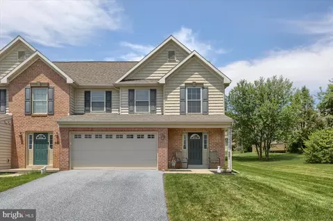 521 Huntington Dr, Mountville, PA 17554
