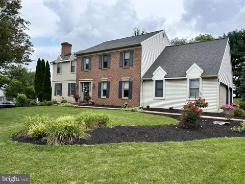 77 Wyndmere Way, Willow Street, PA 17584