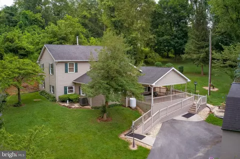 228 Brenneman Rd, Lancaster, PA 17603