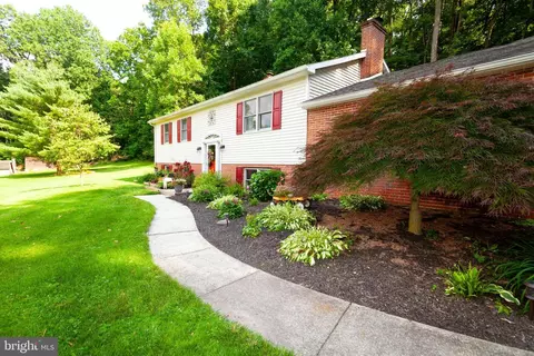 175 Fraelich Rd, Denver, PA 17517