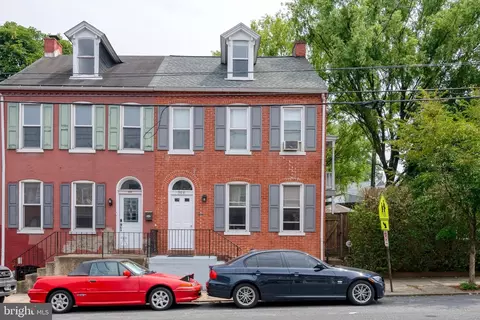 562 W Orange St, Lancaster, PA 17603