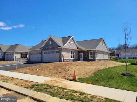 380 Meadow Rose Dr #215, Lititz, PA 17543