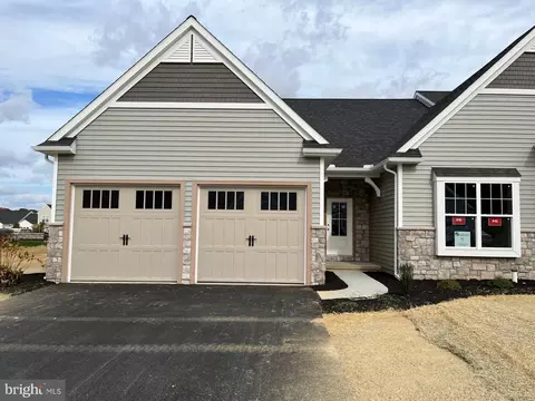 389 Autumn Harvest Ln #9, Lititz, PA 17543