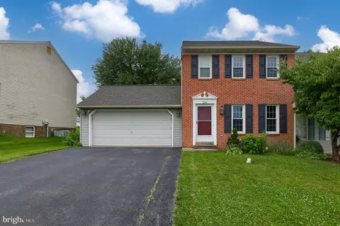 234 Lemon Ln, Leola, PA 17540