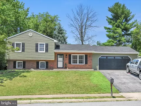 22 Terrace Ave, Stevens, PA 17578