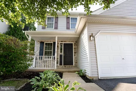 106 Elmshire Dr, Lancaster, PA 17603