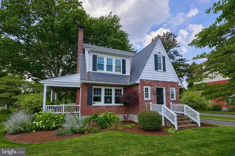 28 Greenfield Rd, Lancaster, PA 17602