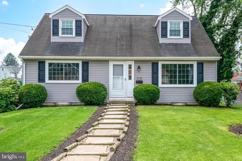 114 Leaman St, Lititz, PA 17543